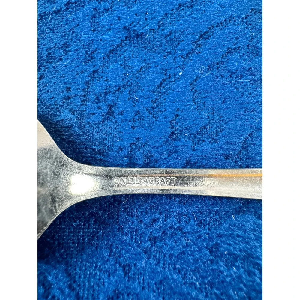 Oneida Oneidacraft Deluxe Stainless Teaspoon Floral Scroll Flatware